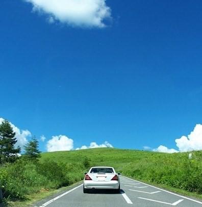 パースのレンダラーさんが八ヶ岳で撮影した私の車。彼はいつも生で撮影です。